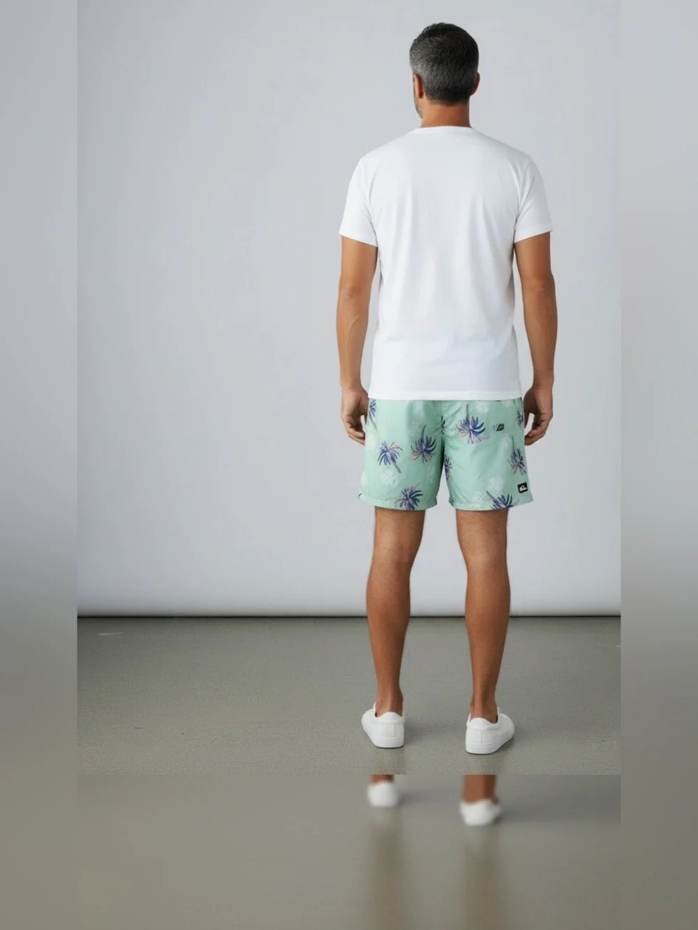 Quicksilver Men's Mint Green Palm-Print Swim Trunks Size XL